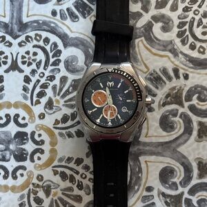 Technomarine  Men's Black and Silver Watch 45 mm 110010